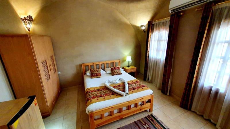 Embrace Hotel image