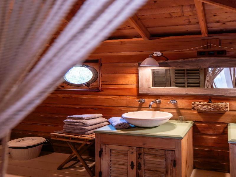 Orion Tree houses image