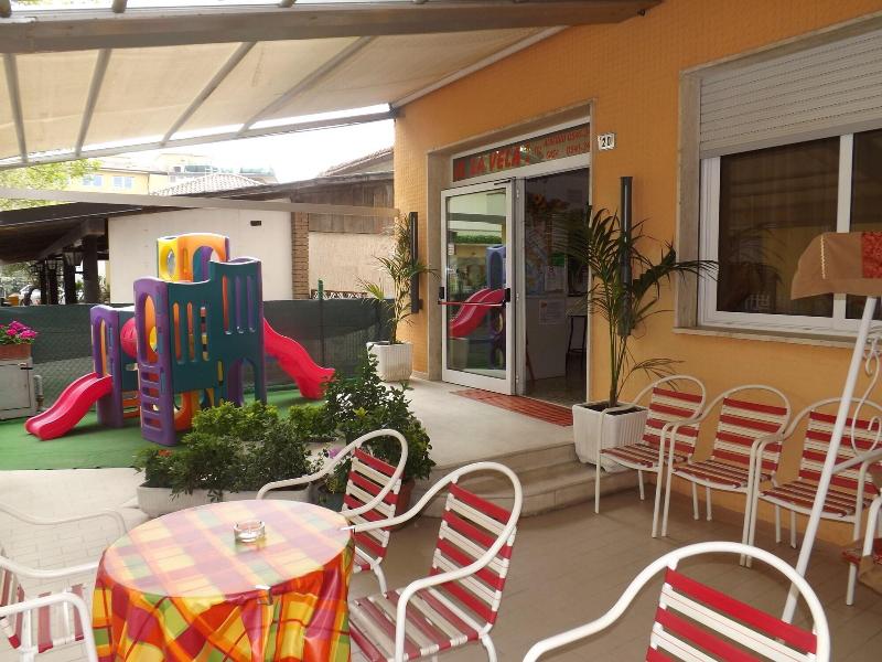 Hotel La Vela image