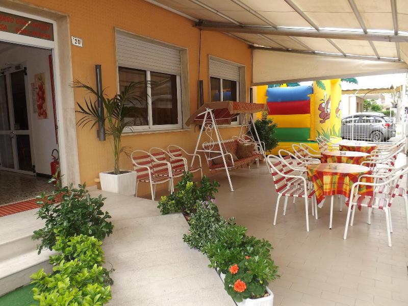 Hotel La Vela image