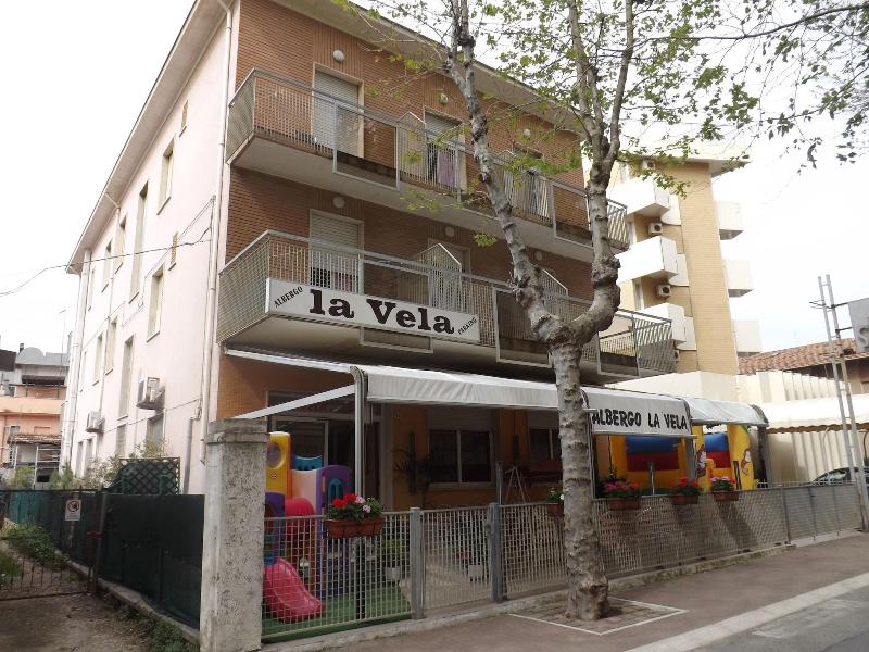 Hotel La Vela image
