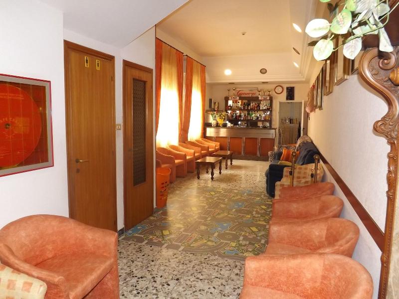 Hotel La Vela image