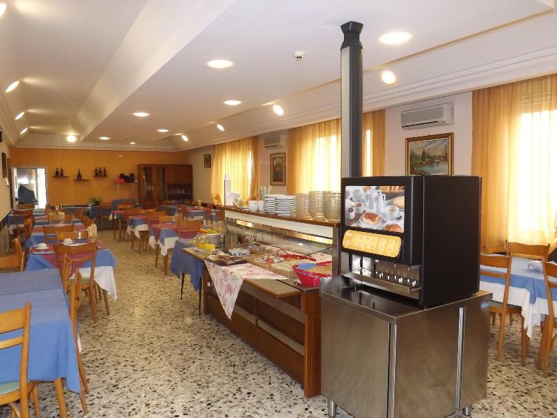 Hotel La Vela image