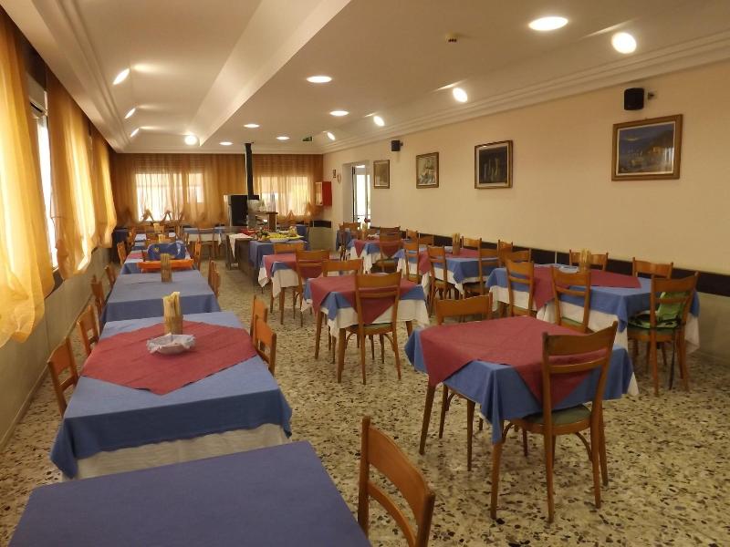 Hotel La Vela image