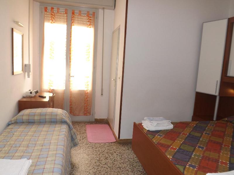 Hotel La Vela image