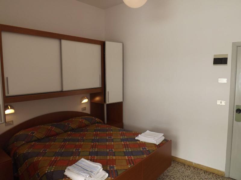 Hotel La Vela image
