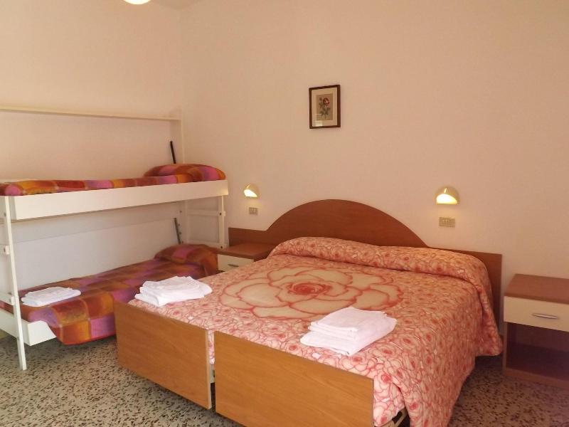 Hotel La Vela image
