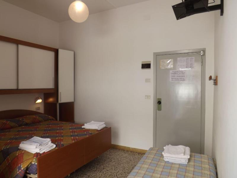 Hotel La Vela image