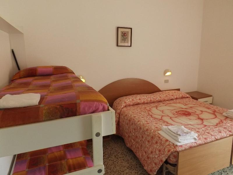 Hotel La Vela image