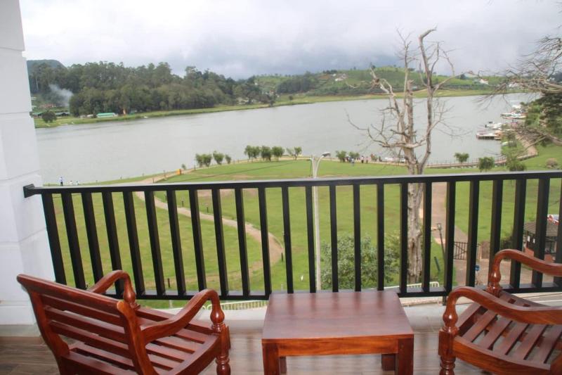 Royal Lake Hotel image