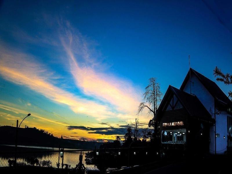 Royal Lake Hotel image