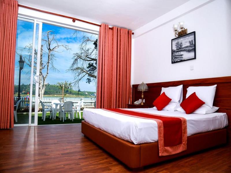 Royal Lake Hotel image