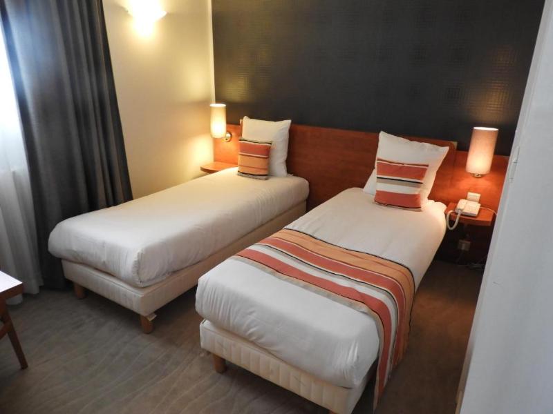 Logis Hotel Le Pelican image