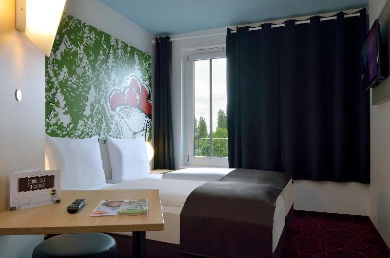B&B HOTEL Offenburg-City image