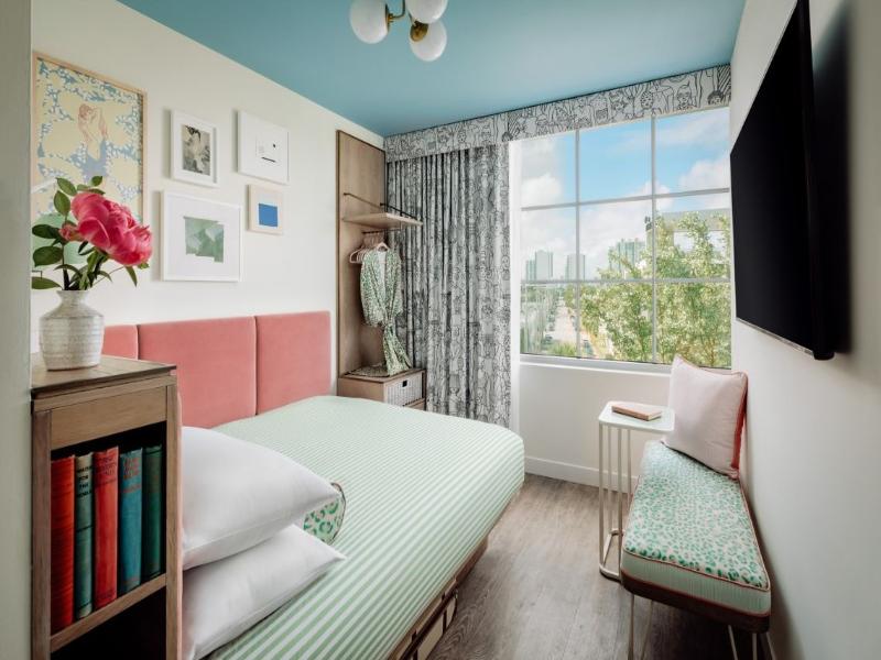 room detail thumbnail 0