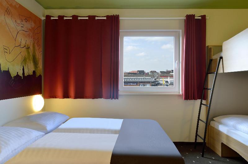 B&B HOTEL Weimar image