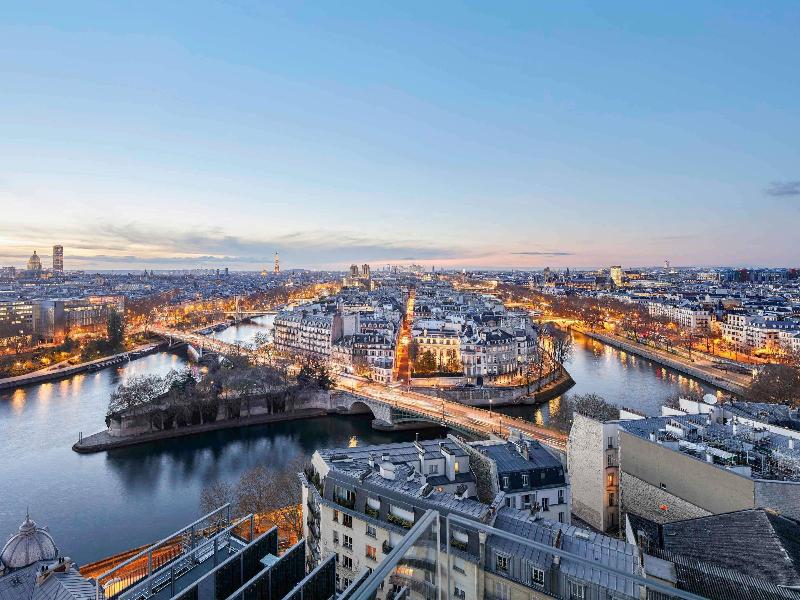 SO/ Paris image