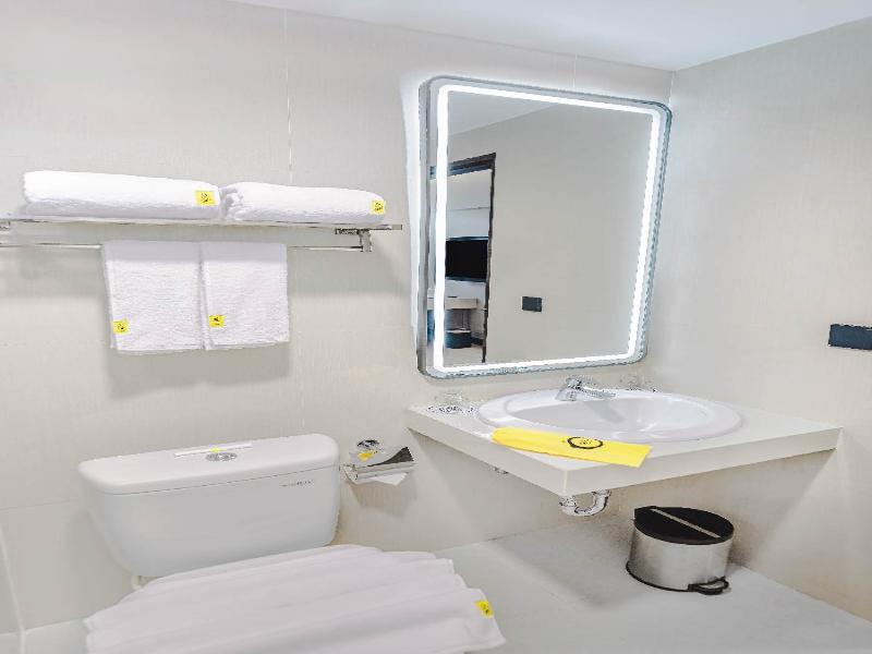 YELLO Hotel Samarinda image