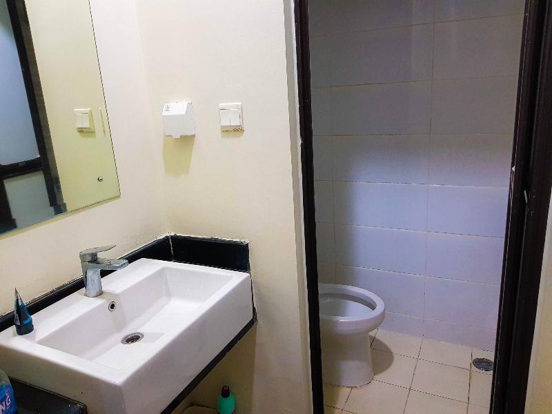 Aloha Guest House - 1 Male Only by ZUZU image