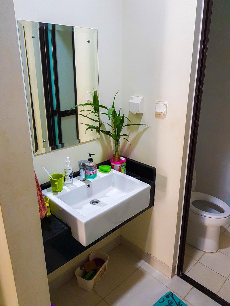 Aloha Guest House - 1 Male Only by ZUZU image
