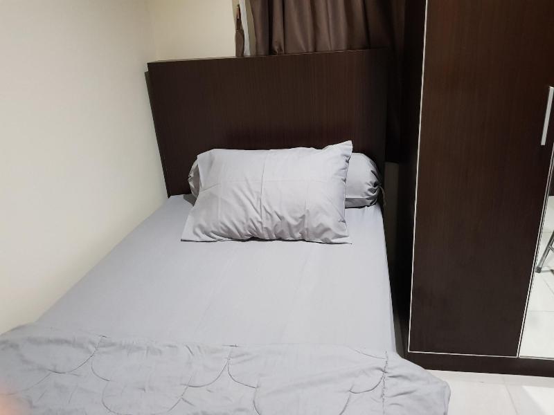 Aloha Guest House - 1 Male Only by ZUZU image