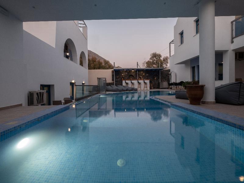 Tristhenia Hotel image