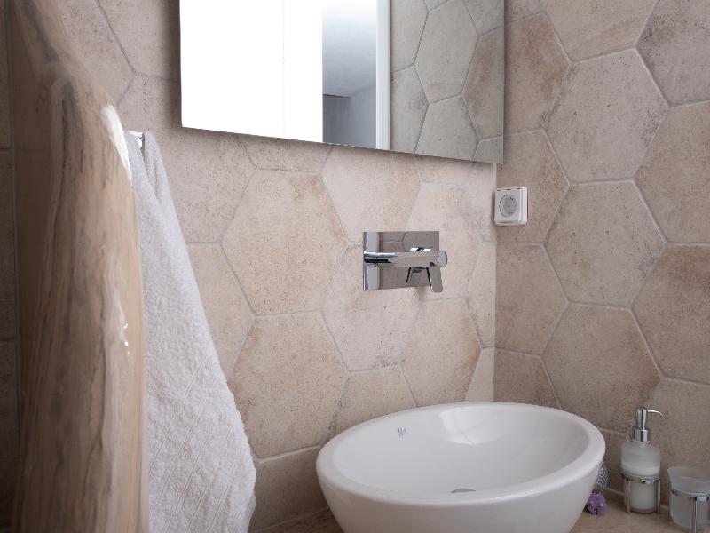 Tristhenia Hotel image