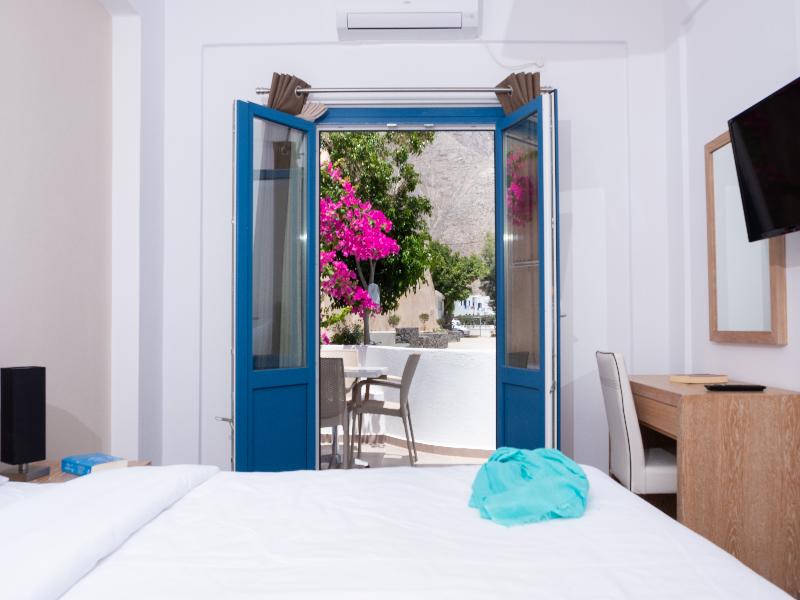 Tristhenia Hotel image