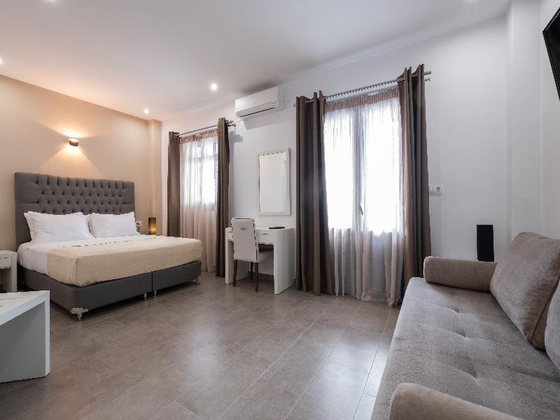 Tristhenia Hotel image
