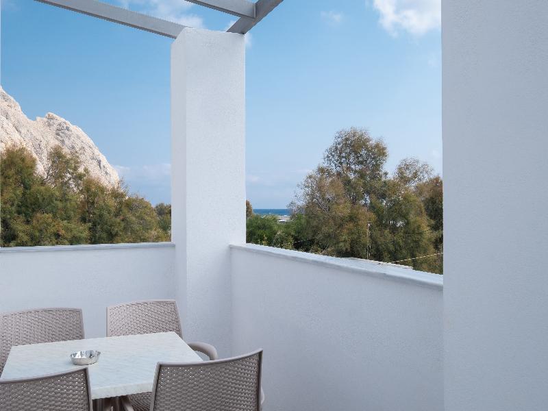 Tristhenia Hotel image