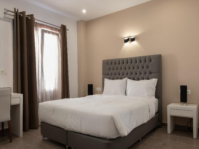 Tristhenia Hotel image