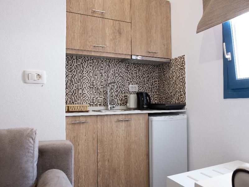 Tristhenia Hotel image