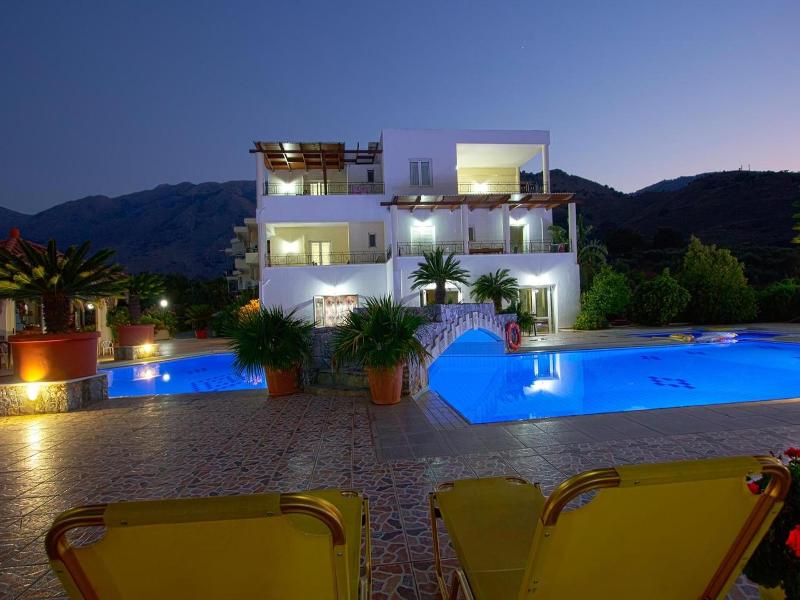 Pinelopi Apartments image