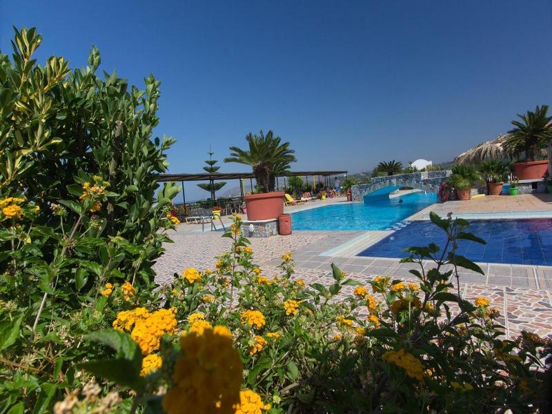 Pinelopi Apartments image