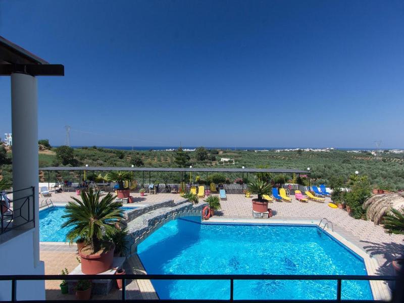 Pinelopi Apartments image