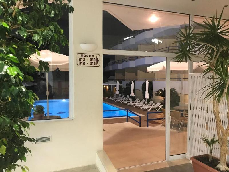 Adonis Hotel image