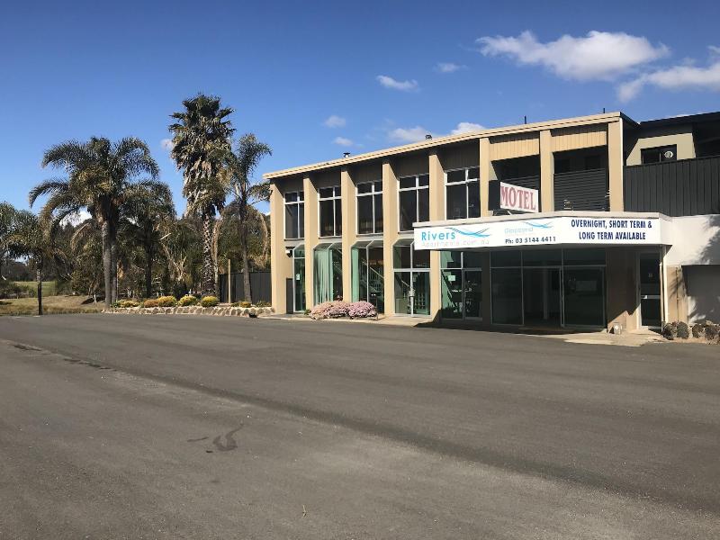 Rivers Apartments & Motel Sale Gippsland — main photo