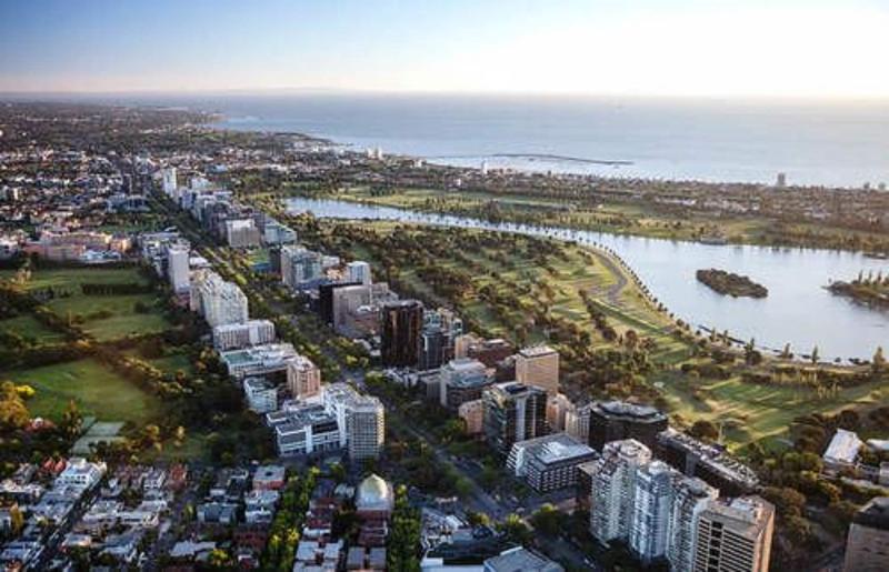 Tyrian Serviced Apartments - Albert Park Lake image