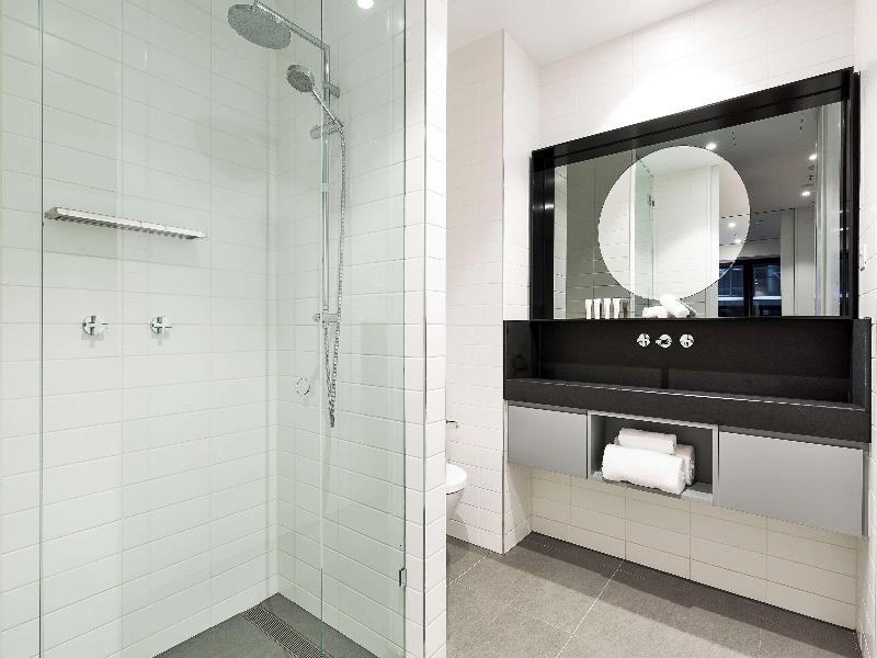 Tyrian Serviced Apartments - Albert Park Lake image