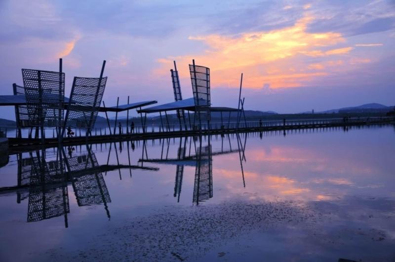 Wuxi Lakeview Park Resort image