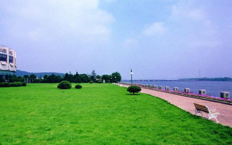 Wuxi Lakeview Park Resort image