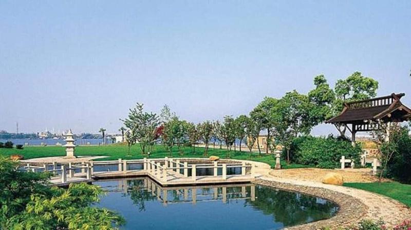 Wuxi Lakeview Park Resort image