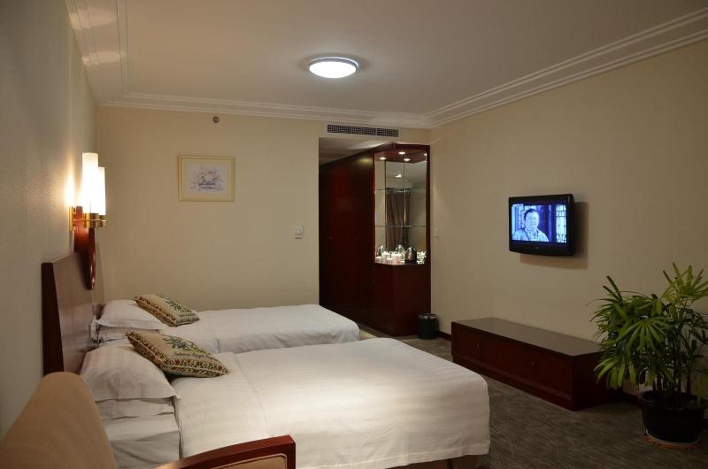 Wuxi Lakeview Park Resort image