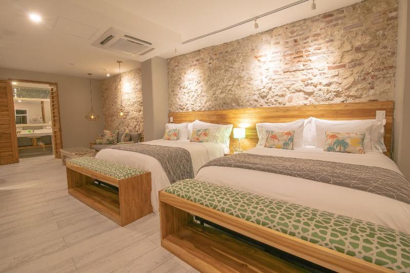 Townhouse Boutique Hotel image