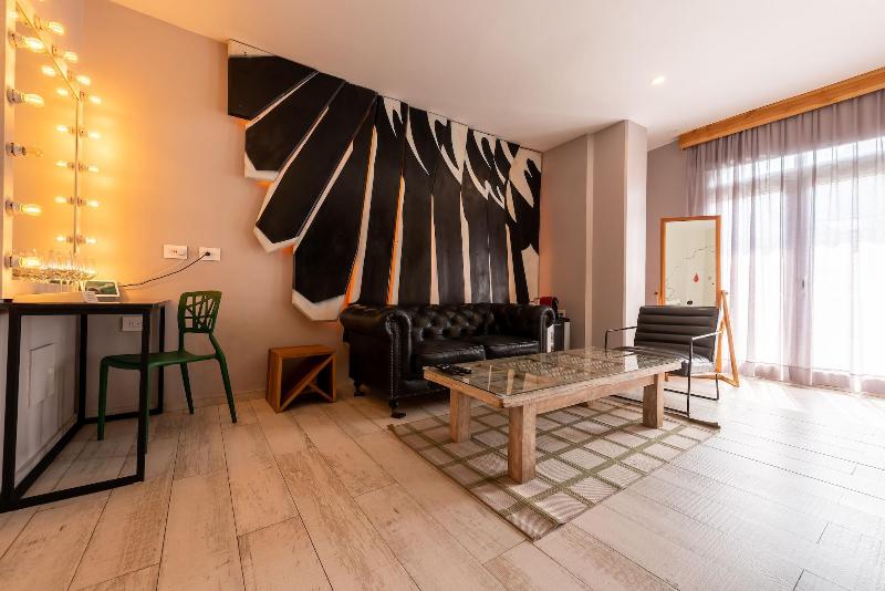 Townhouse Boutique Hotel image