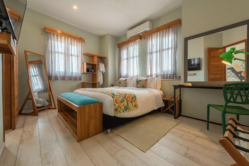 Townhouse Boutique Hotel image