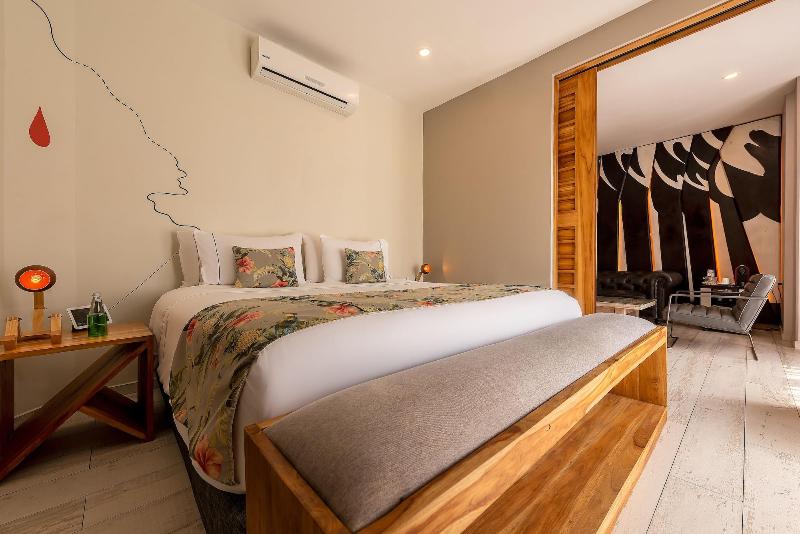 Townhouse Boutique Hotel image