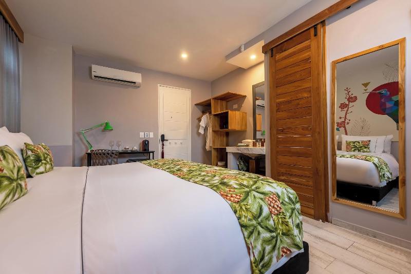 Townhouse Boutique Hotel image