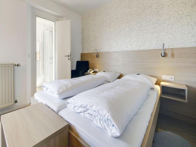Hotel Bauer Grossbettlingen image