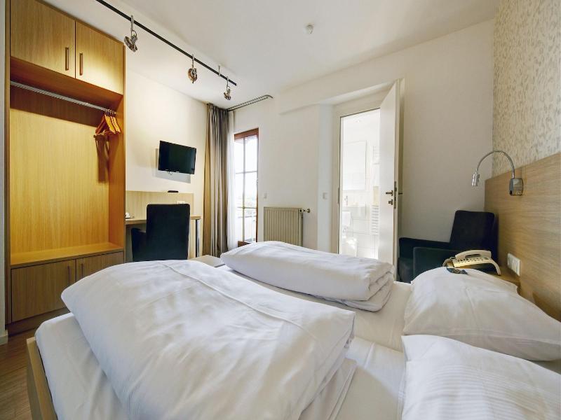 Hotel Bauer Grossbettlingen image